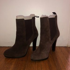 NWOT LAUREN RALPH LAUREN Suede Heeled Boots